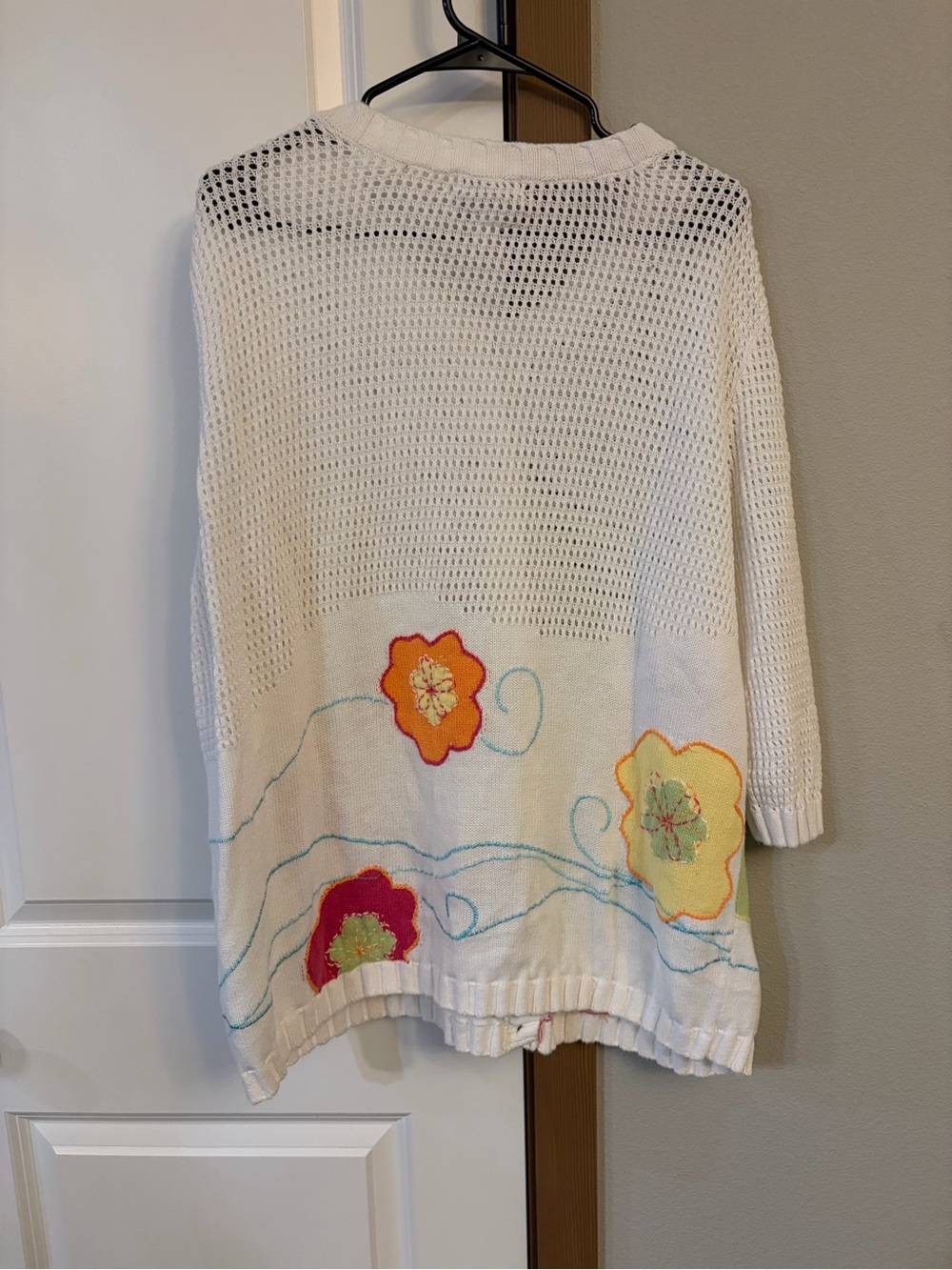 Women’s C.J. Banks White Coastal Hand Embroided Hawaiian Flower Cardigan Size 3X - Picture 5 of 7